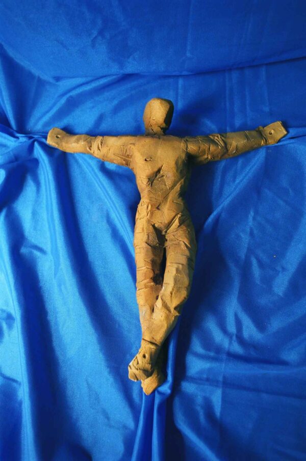 Escultura de Cristo crucificado