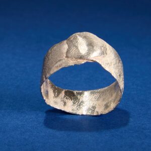 Anillo de plata creado artesanalmente pieza única