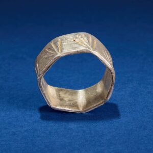 Anillo de plata creado artesanalmente pieza única
