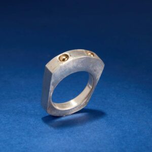 Anillo de plata creado artesanalmente pieza única