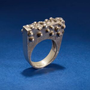 Anillo de plata creado artesanalmente pieza única