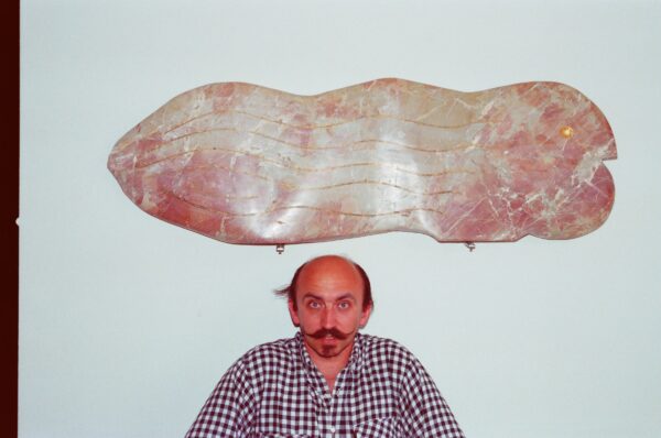 escultura. pared